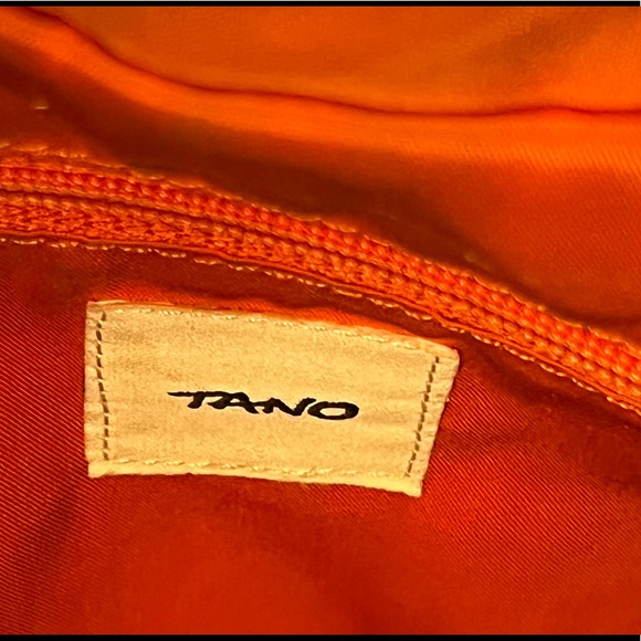 Tano Modern Bucket. Beautiful blue color w/ silver hardware. Fun everyday bag! - Picture 6 of 6